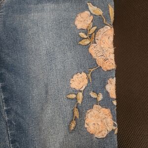 Jeans with Rose pattern on leg
